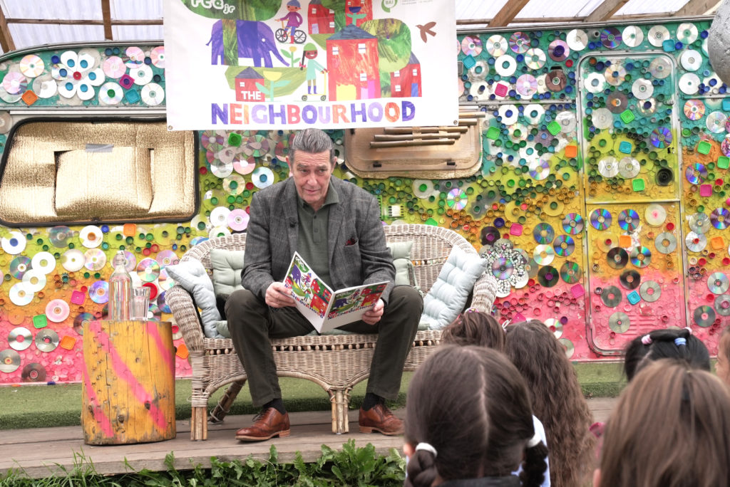 Oscar-nominated actor Ciarán Hinds narrating brand-new children's podcast series for RTÉjr Radio